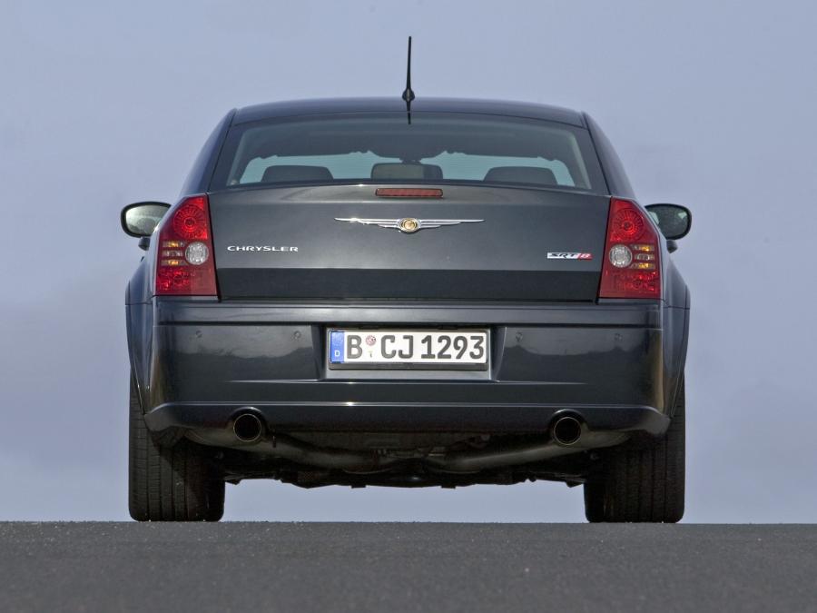  Chrysler 300C SRT8 2004 года  (EU) (фото 3 из 47)